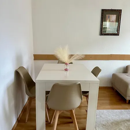 סטרוגה Central Comfort Apartment 5 Minute Walk To Beach, Free Parking, 2 Br מראה חיצוני תמונה