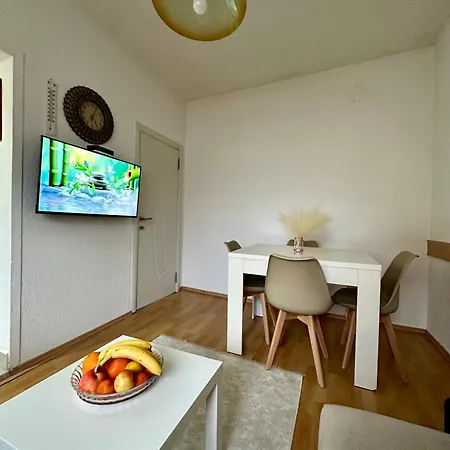 Central Comfort Apartment 5 Minute Walk To Beach, Free Parking, 2 Br Struga Exterior photo