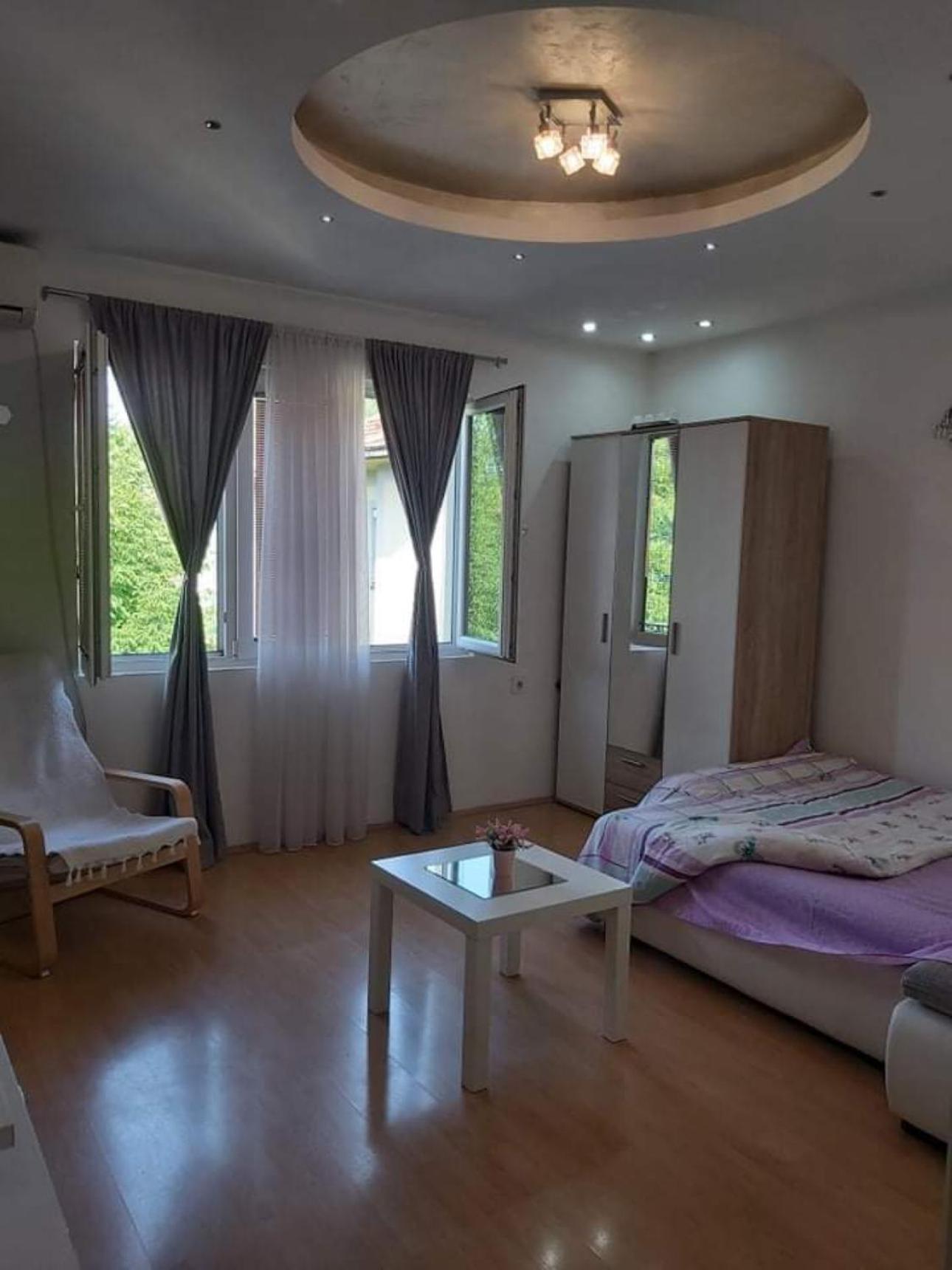 Comfort 5 Minute Walk To Beach, Free Parking, 2 Br Struga