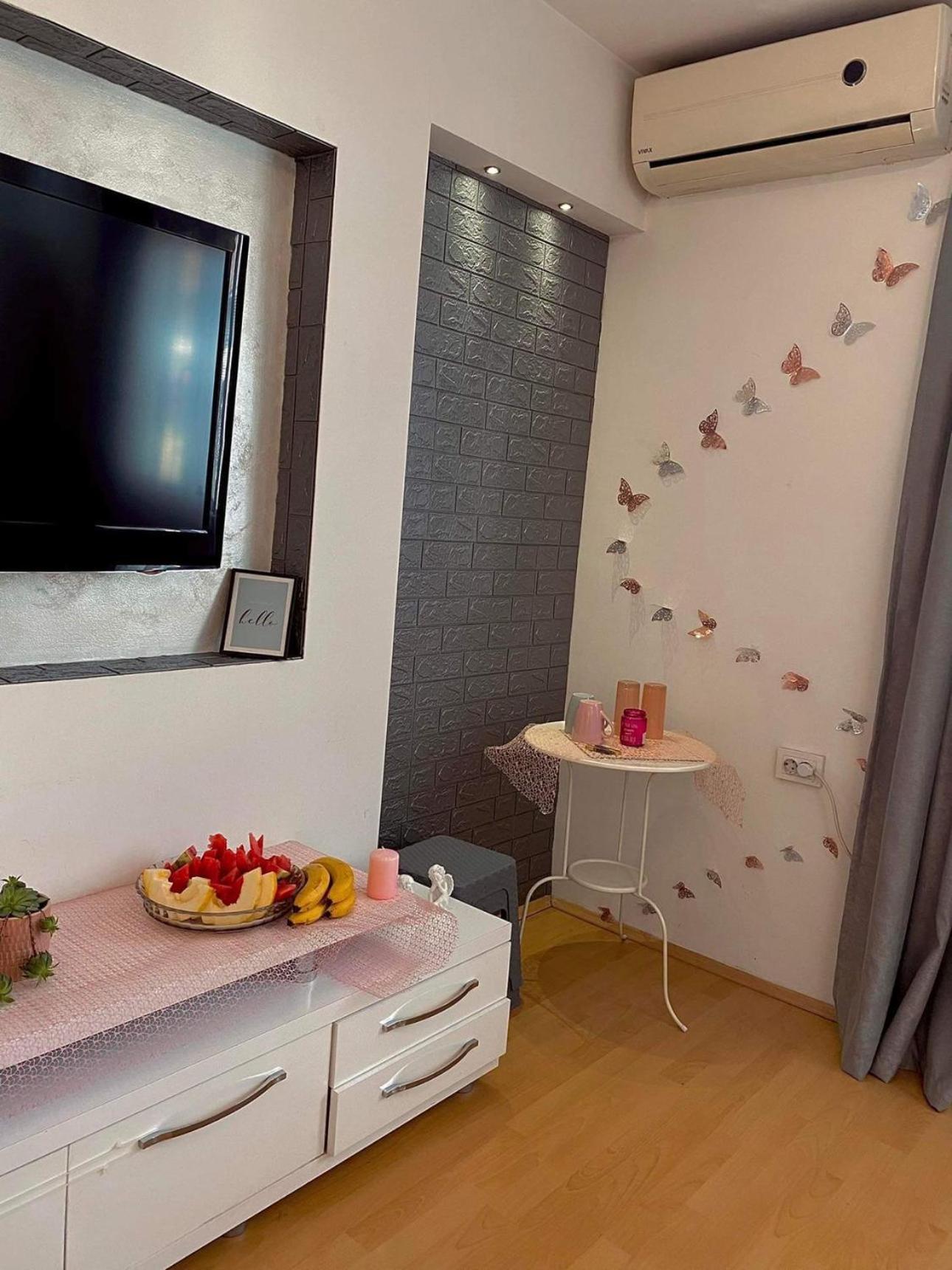 Comfort 5 Minute Walk To Beach, Free Parking, 2 Br