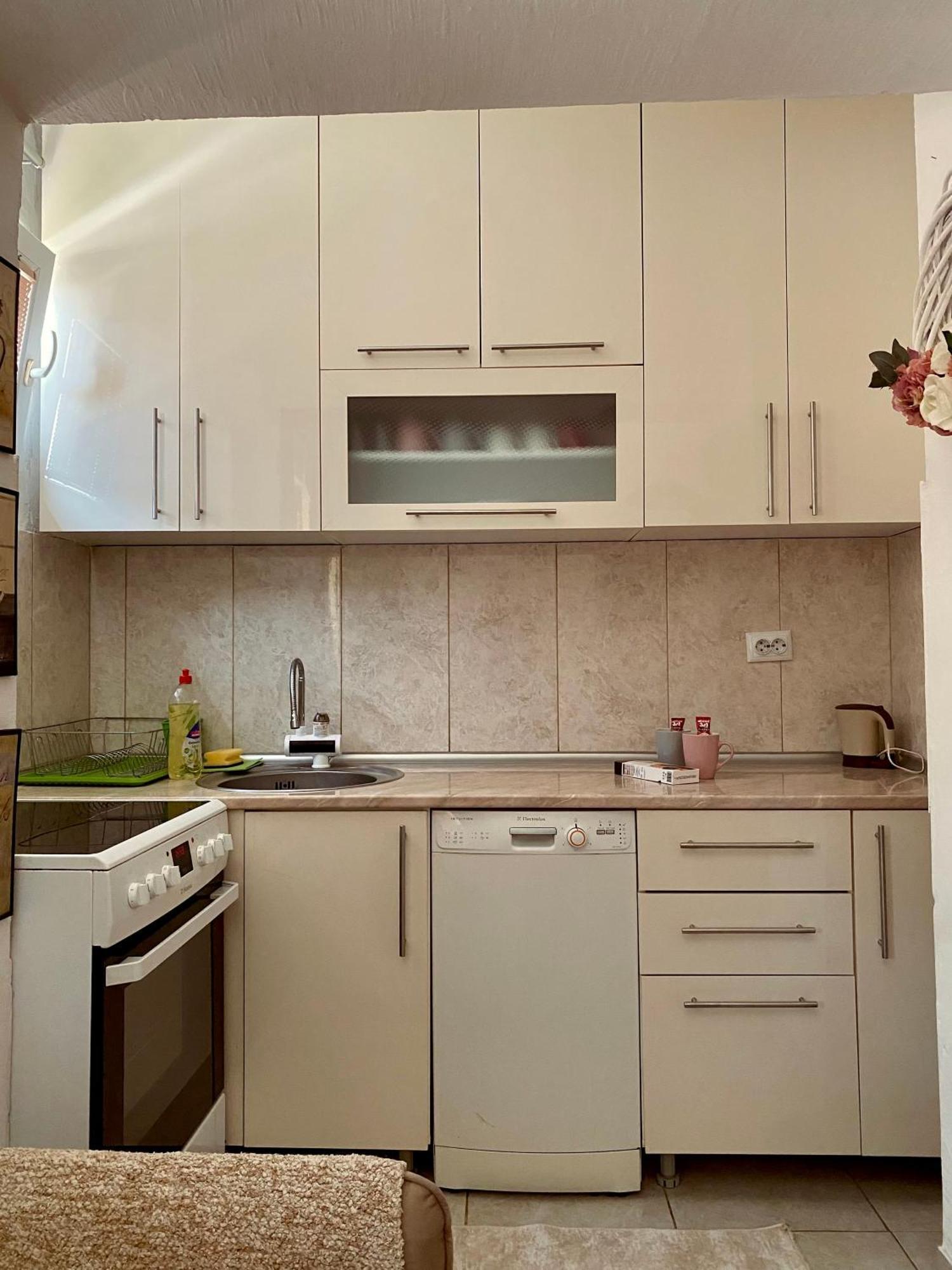 Comfort 5 Minute Walk To Beach, Free Parking, 2 Br * Struga